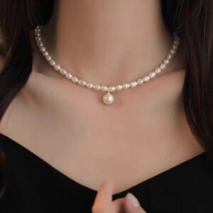 Тонкие бусы из жемчужин