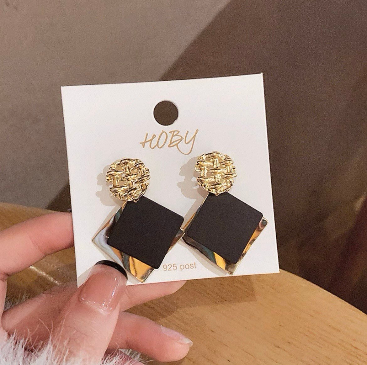 Женские серьги-иглы, крупные ромбовидные — изображение 2