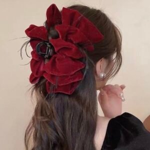 Заколка-крабик с красным бантом